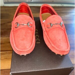 Brand new never worn Gucci Coral Suede Horsebit Loafers